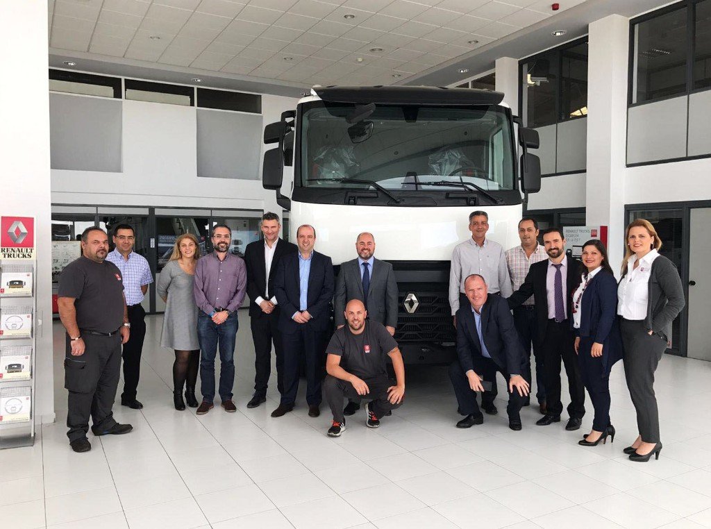La directiva de Renault Trucks España visita nuestras instalaciones 